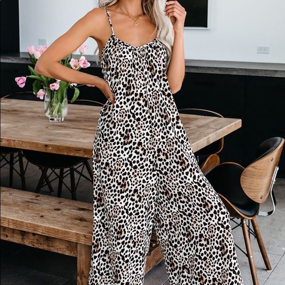 🎉🎉 🐆 LAST ONE! L 💕 Leopard Romper 💕 - Picture 5 of 12